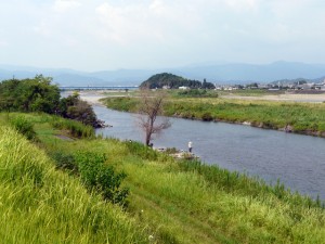 物部川の土手にて