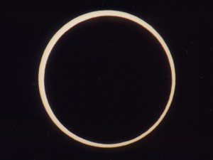 金環日食20120521・食の最大付近(撮影:島巻繁)
