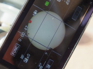 金星の日面経過をビデオカメラで撮影中