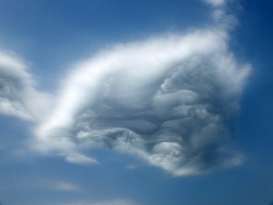 ちょっと不思議な感じの雲